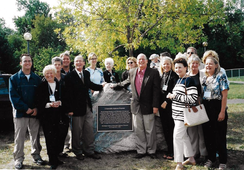 Inauguration plaque hommage